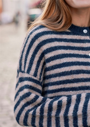 Isana stripe fluffy knit cardigan Navy Striped Neo Noir 